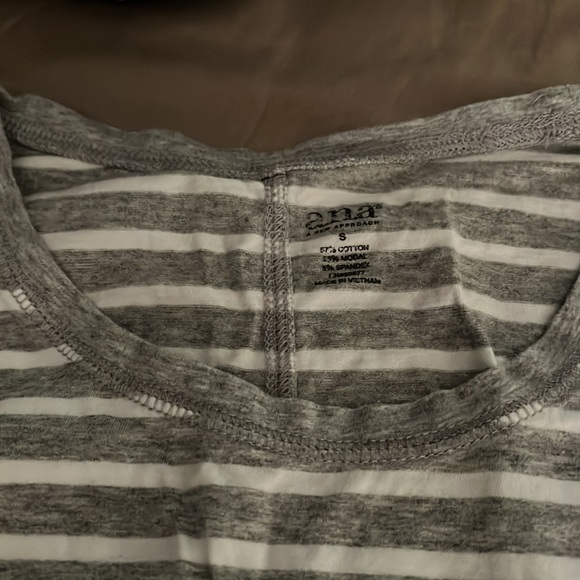 Long sleeve grey and white shirt! - Picture 3 of 3